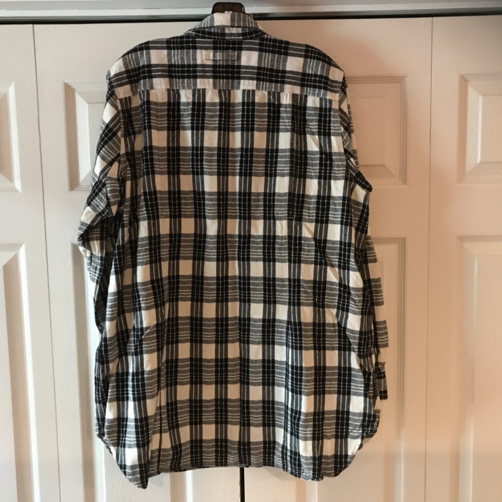 DULUTH TRADING COMPANY WOMEN’S FREE SWIGNIN’ XL FLANNEL BUTTON UP SHIRT - Picture 2 of 3
